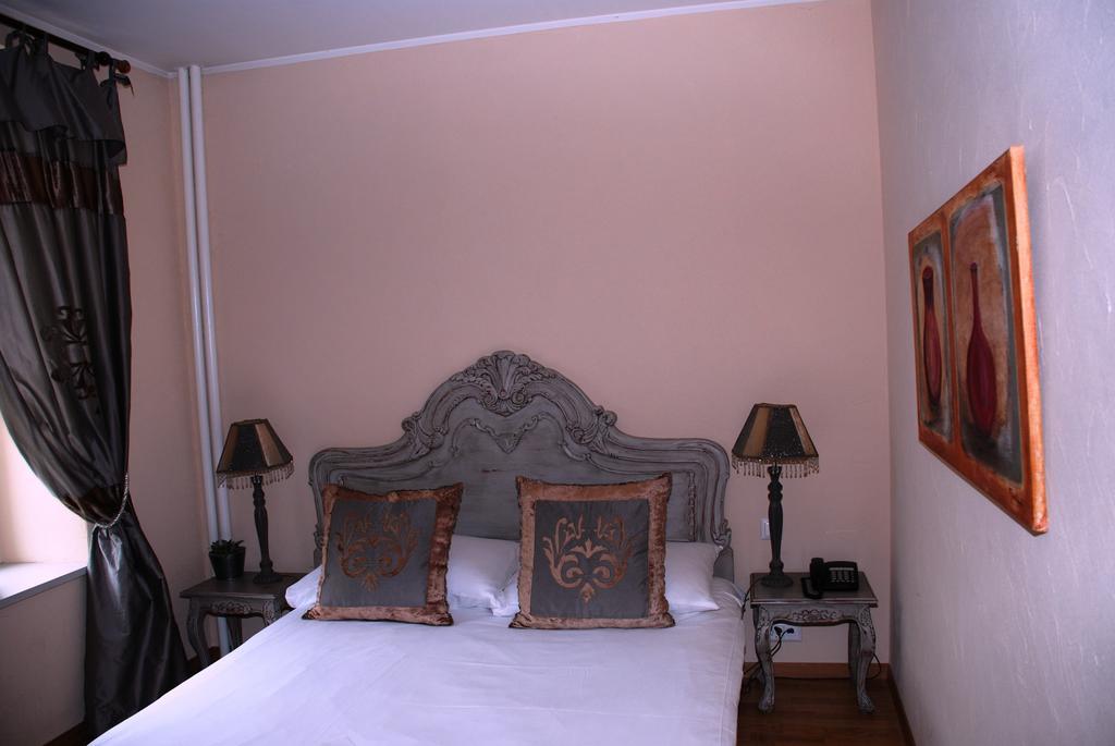 Hostellerie De Geneve Vevey Room photo