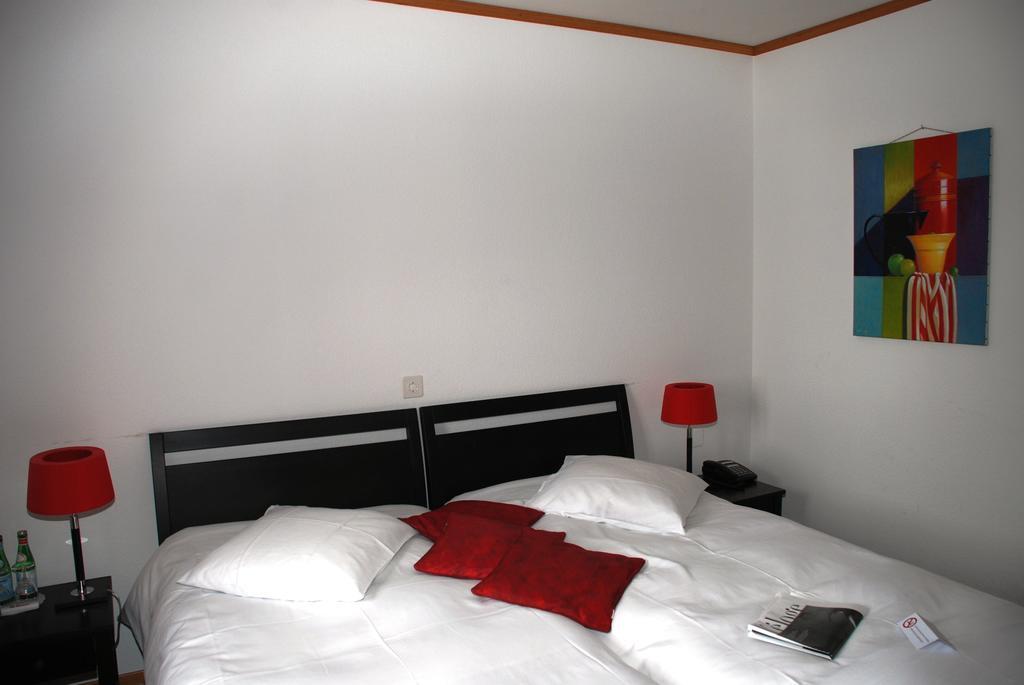 Hostellerie De Geneve Vevey Room photo